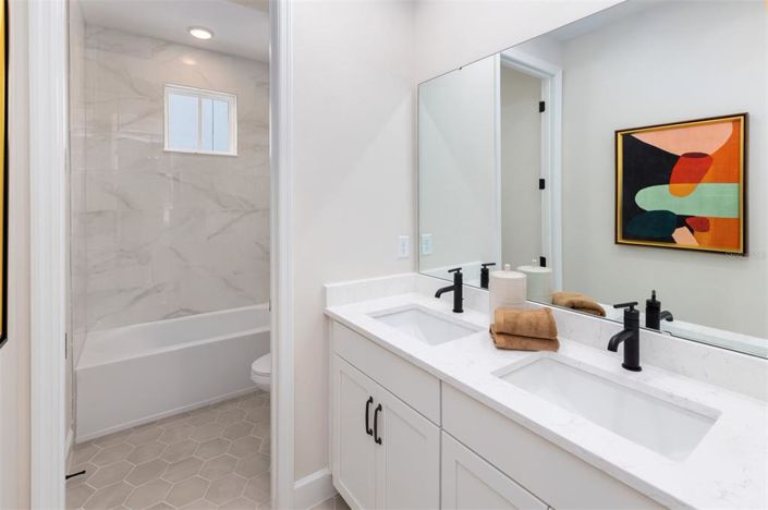 Image No.22-4 Bed Property for sale