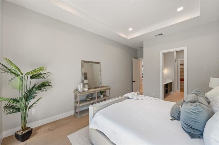 Image No.16-5 Bed Property for sale