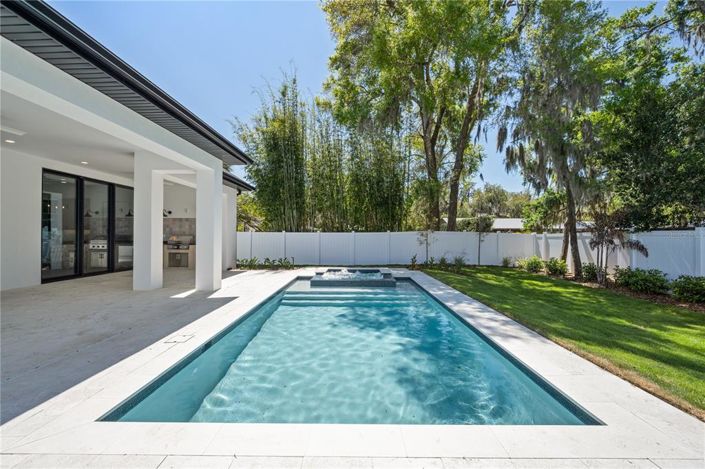 Image No.33-5 Bed Property for sale