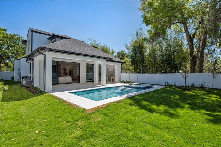 Image No.35-5 Bed Property for sale