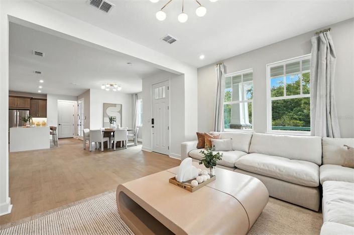 Image No.7-3 Bed Townhouse for sale