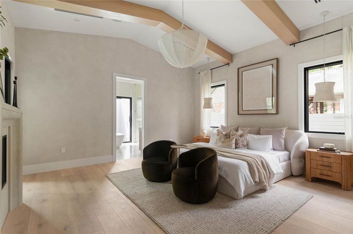 Image No.38-5 Bed Property for sale