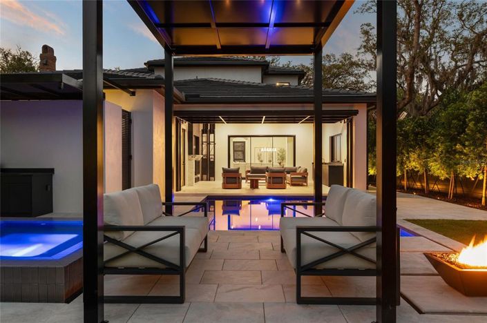 Image No.5-5 Bed Property for sale