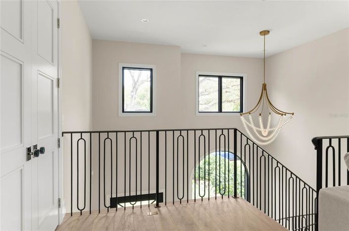 Image No.55-5 Bed Property for sale