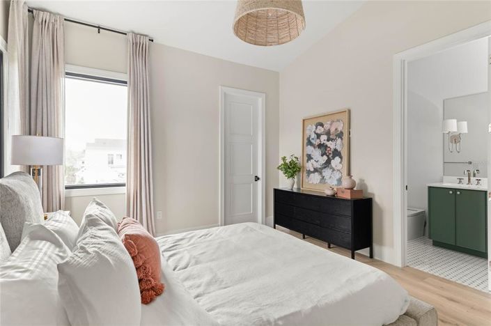 Image No.57-5 Bed Property for sale