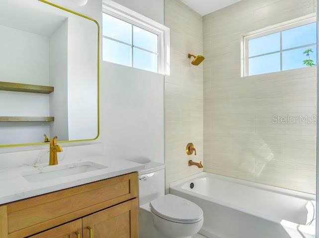 Image No.32-Propriété de 4 chambres à vendre à Oakland