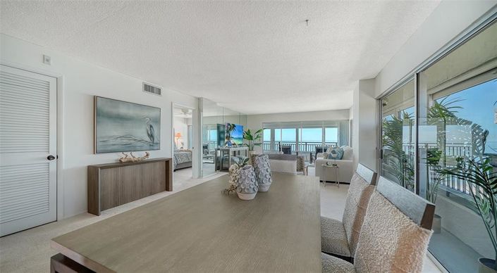 Image No.6-Propriété de 2 chambres à vendre à Sarasota