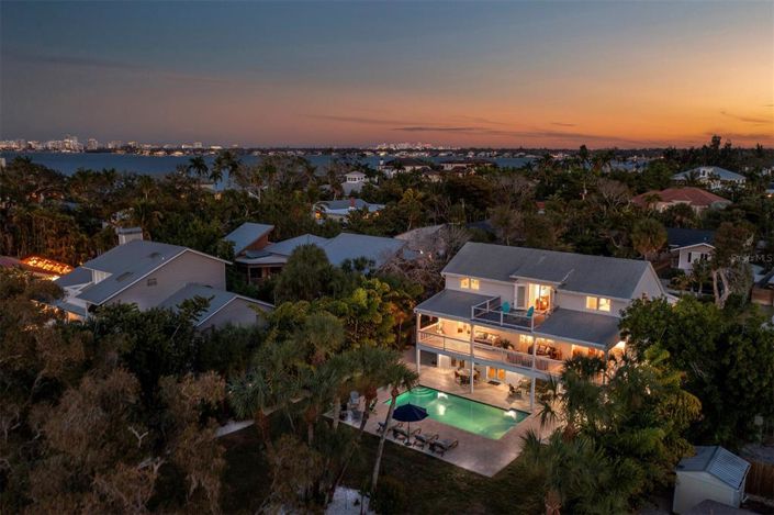 Image No.3-4 Bed Property for sale