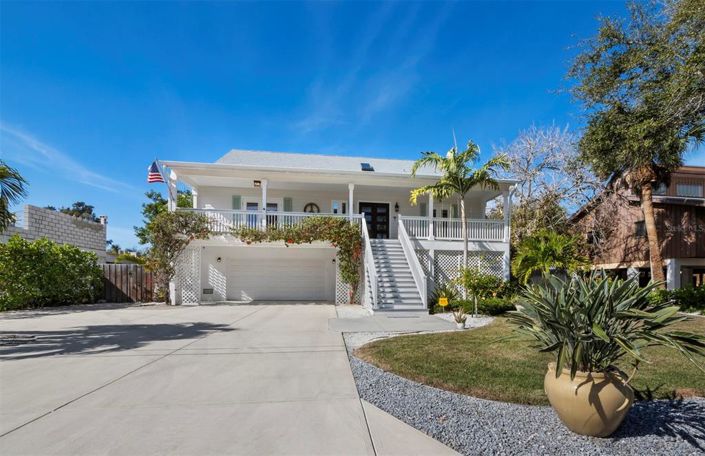 Image No.6-4 Bed Property for sale