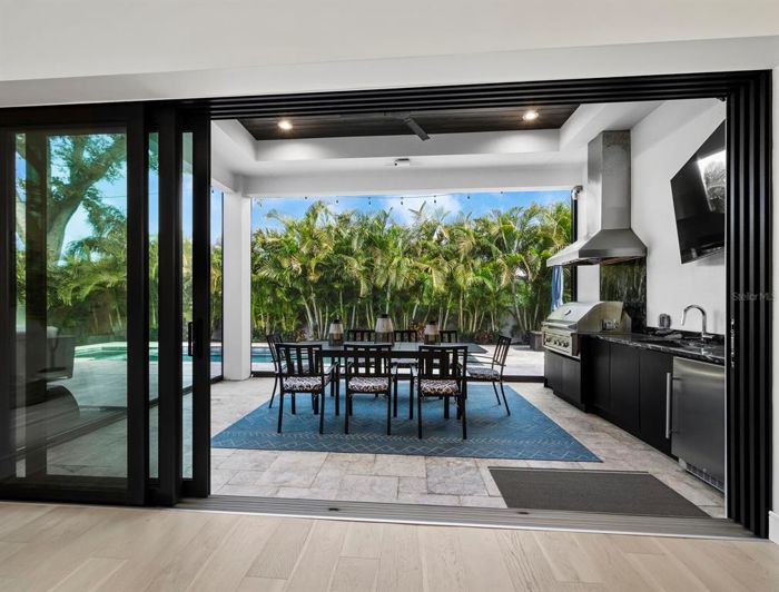 Image No.8-Propriété de 5 chambres à vendre à Sarasota