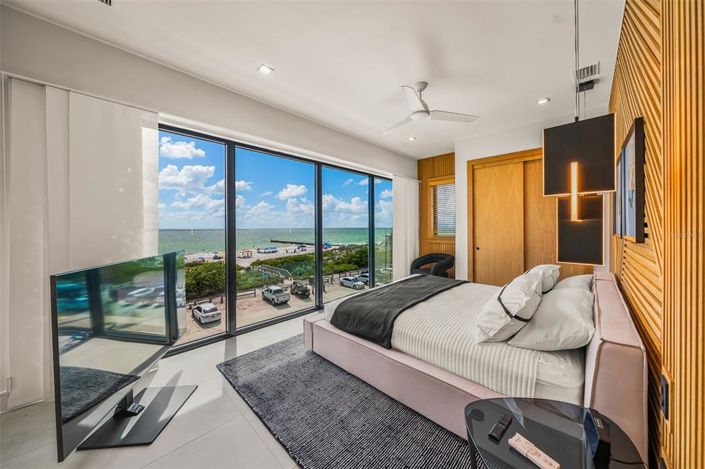 Image No.29-6 Bed Property for sale