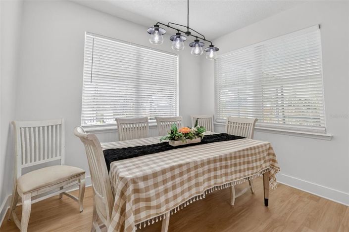 Image No.20-Propriété de 4 chambres à vendre à Oakland