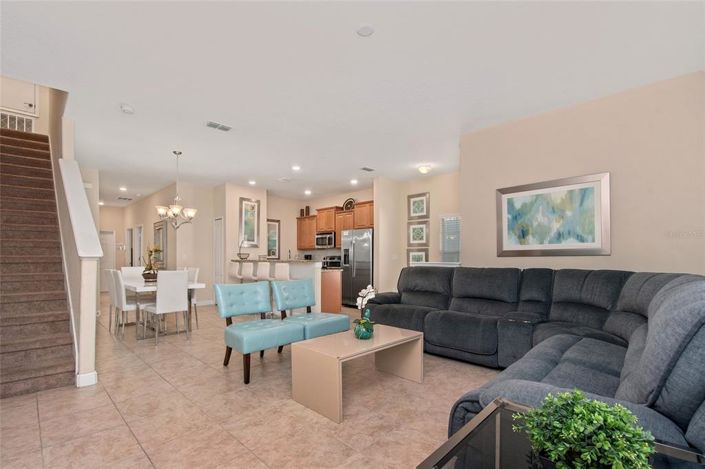 Image No.11-5 Bed Townhouse for sale