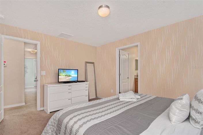 Image No.14-5 Bed Townhouse for sale