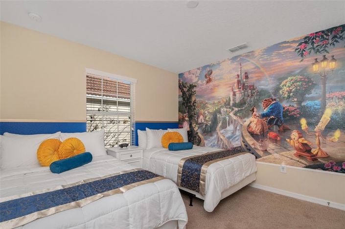 Image No.17-5 Bed Townhouse for sale