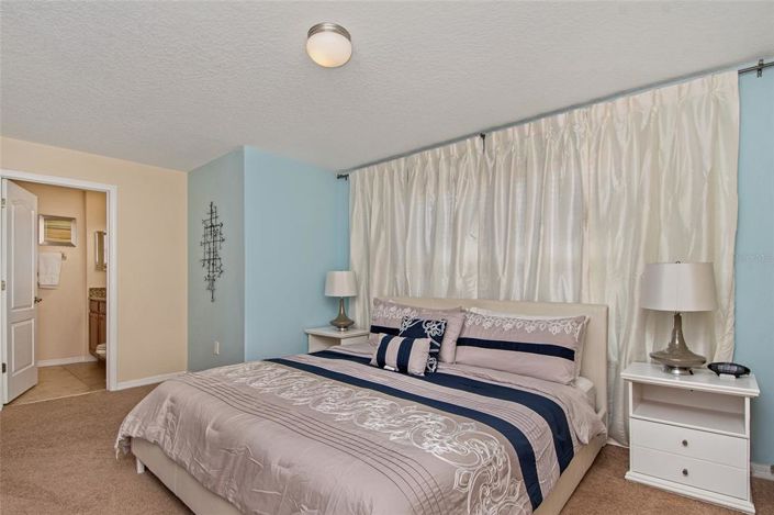 Image No.19-5 Bed Townhouse for sale