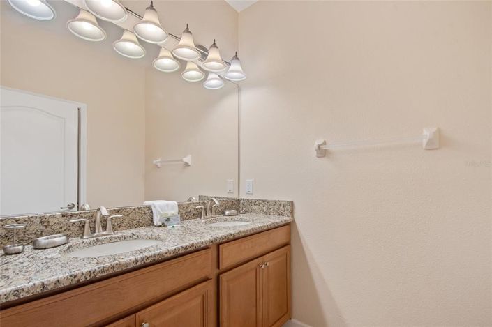 Image No.5-5 Bed Townhouse for sale