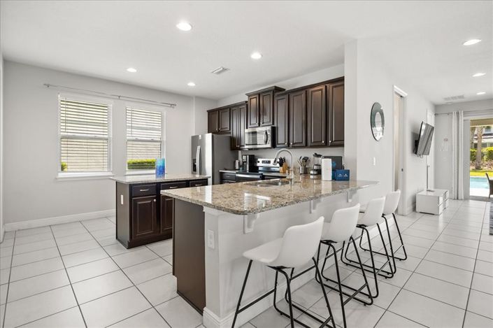 Image No.13-6 Bed Property for sale