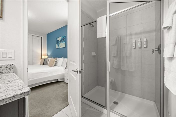 Image No.31-6 Bed Property for sale