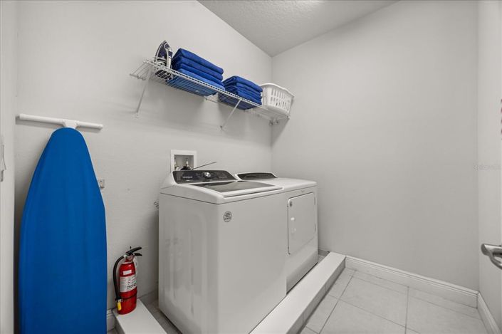 Image No.32-6 Bed Property for sale