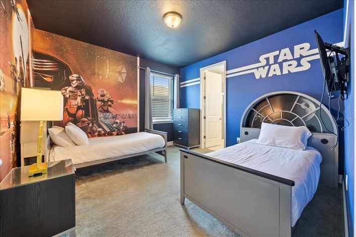 Image No.5-6 Bed Property for sale