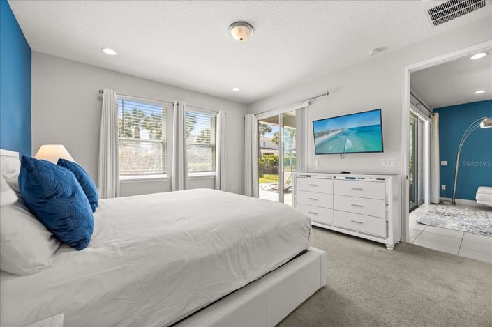 Image No.6-6 Bed Property for sale