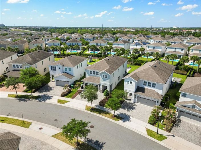 Image No.9-6 Bed Property for sale