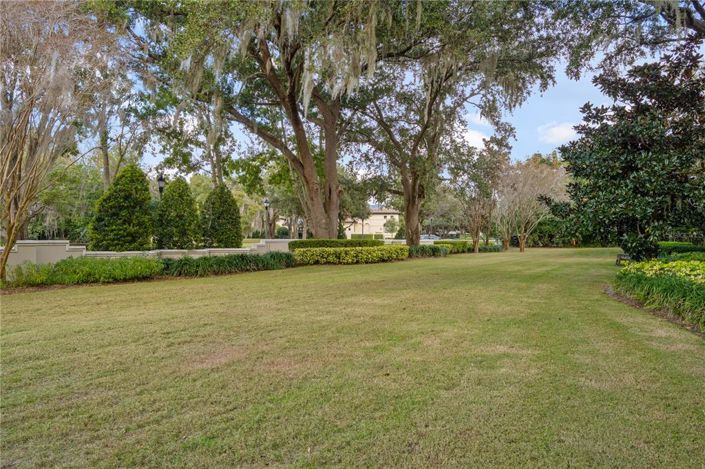 Image No.50-10 Bed Property for sale