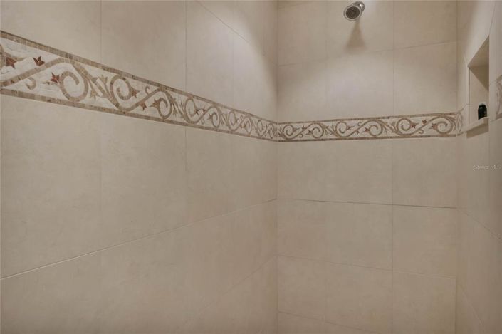 Image No.20-2 Bed Property for sale