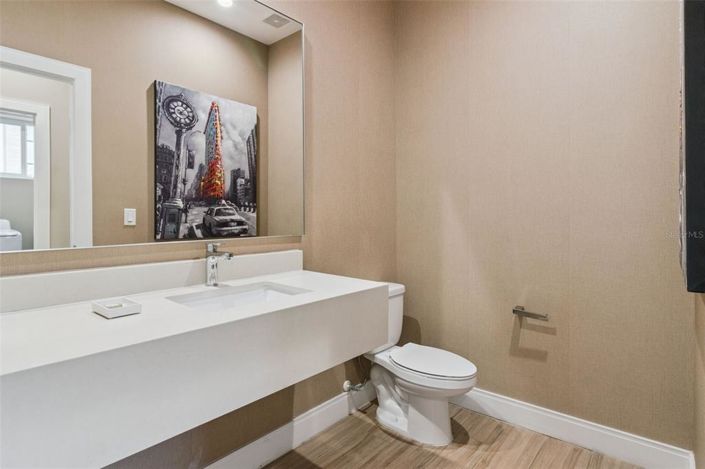 Image No.20-4 Bed Townhouse for sale