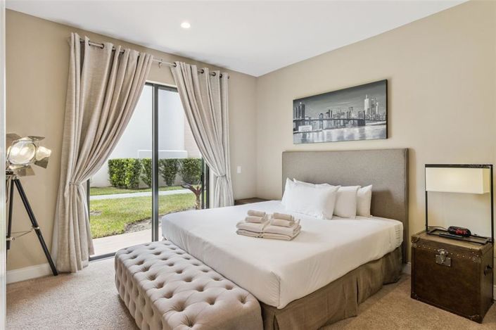 Image No.21-4 Bed Townhouse for sale