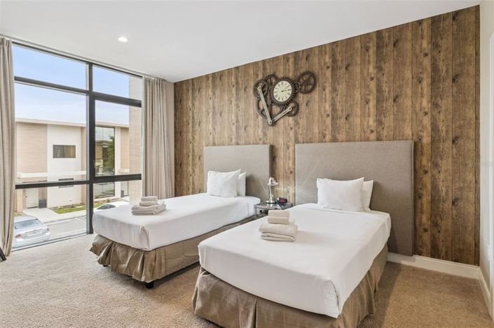 Image No.30-4 Bed Townhouse for sale