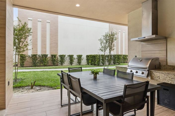 Image No.8-4 Bed Townhouse for sale