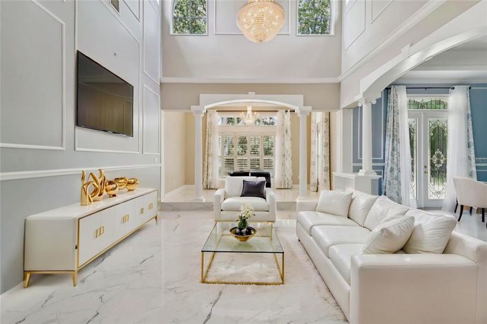 Image No.7-5 Bed Property for sale