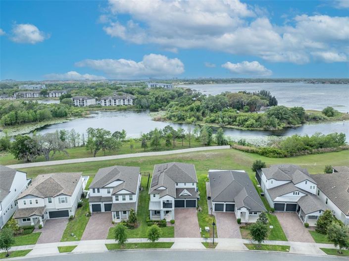 Image No.4-Propriété de 4 chambres à vendre à Orlando