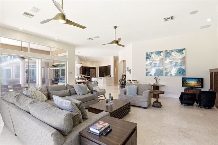 Image No.13-5 Bed Property for sale