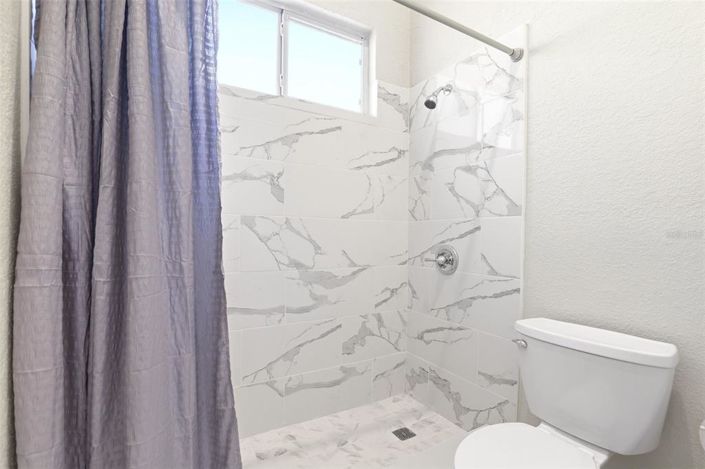 Image No.28-5 Bed Property for sale