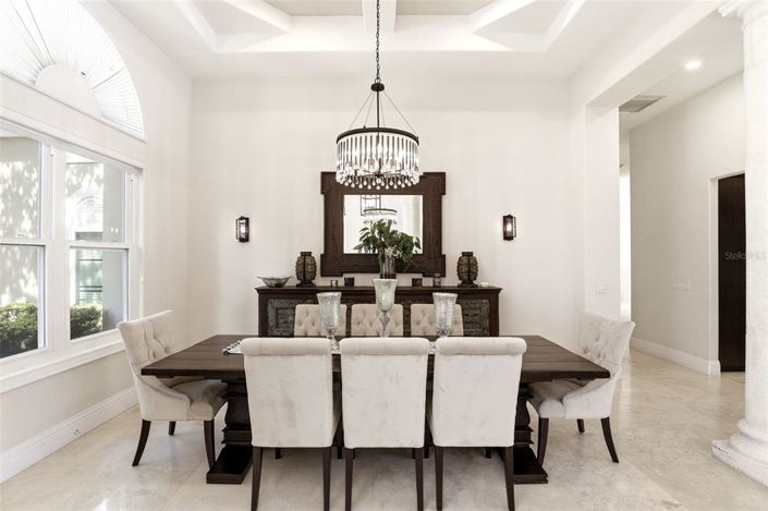 Image No.6-5 Bed Property for sale