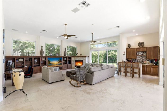 Image No.9-5 Bed Property for sale