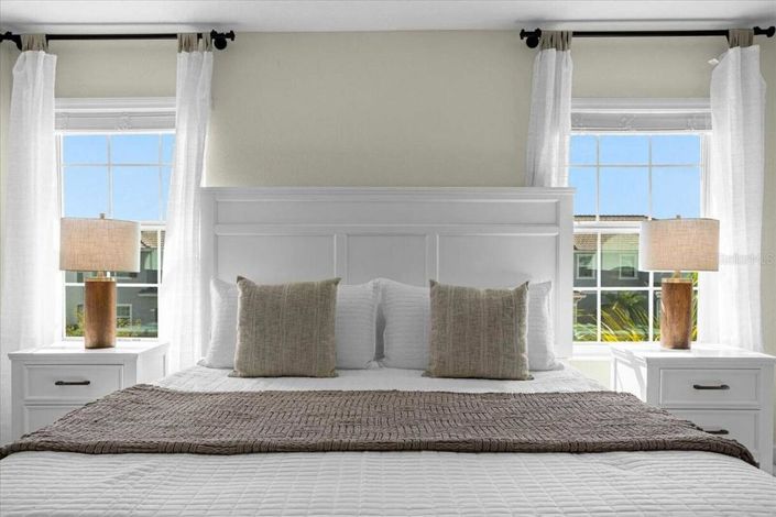 Image No.17-4 Bed Townhouse for sale