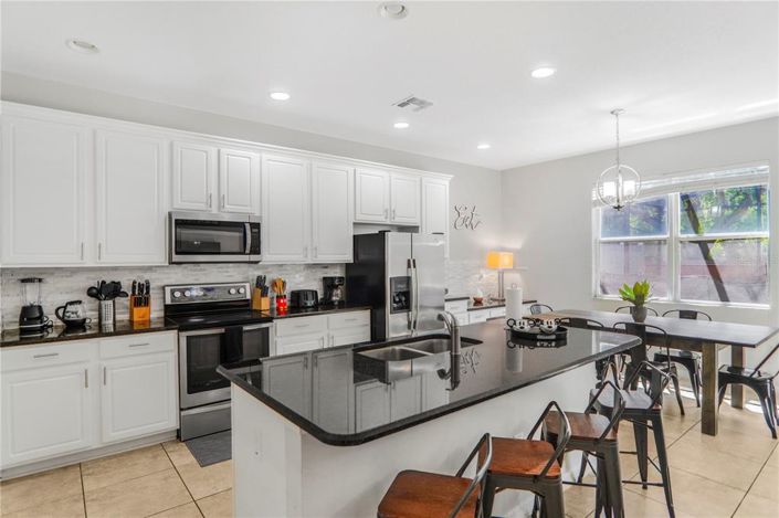 Image No.11-4 Bed Townhouse for sale