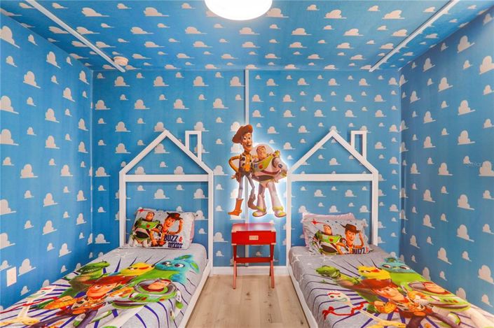 Image No.3-4 Bed Townhouse for sale