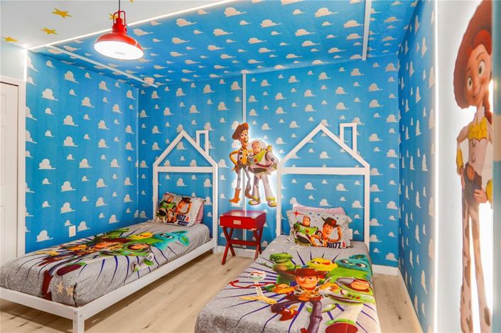 Image No.45-4 Bed Townhouse for sale