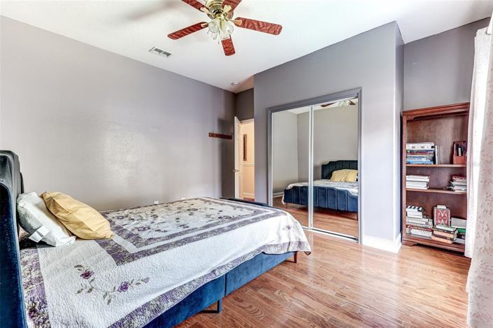 Image No.40-5 Bed Property for sale