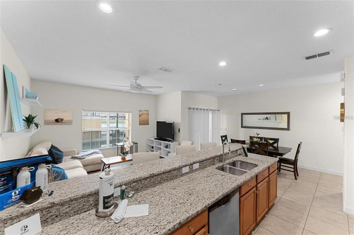 Image No.15-4 Bed Townhouse for sale