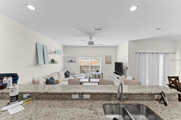 Image No.16-4 Bed Townhouse for sale