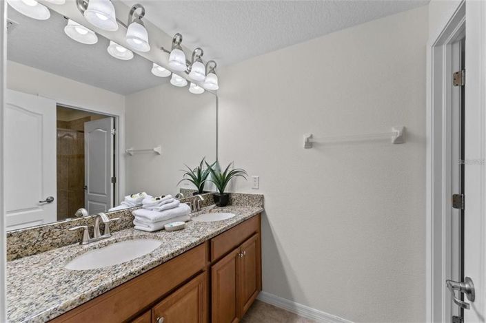 Image No.33-4 Bed Townhouse for sale