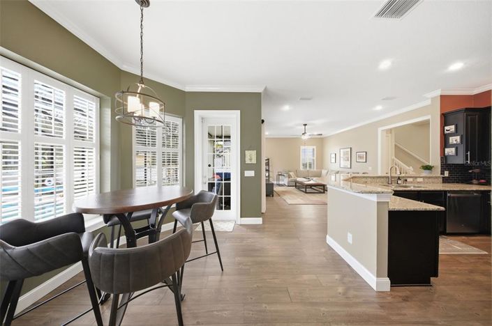 Image No.17-4 Bed Property for sale