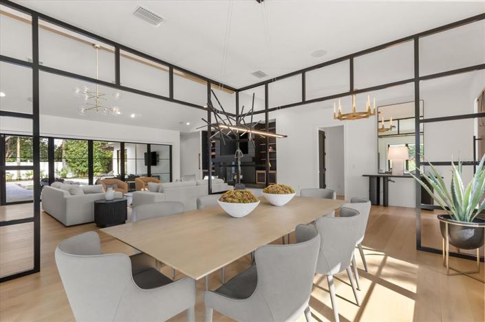 Image No.25-4 Bed Property for sale