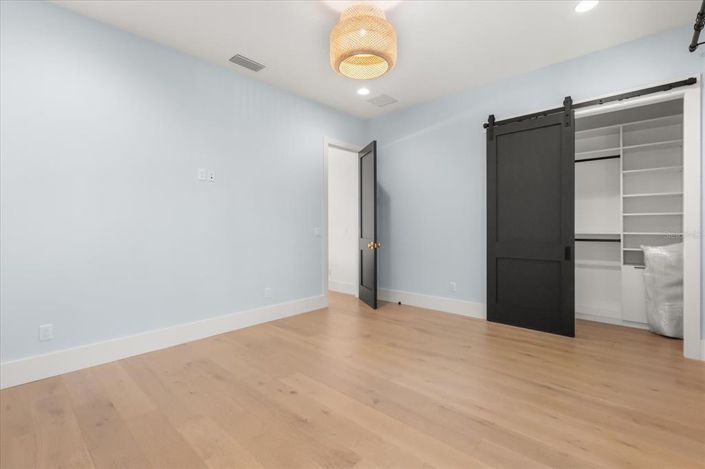 Image No.54-4 Bed Property for sale